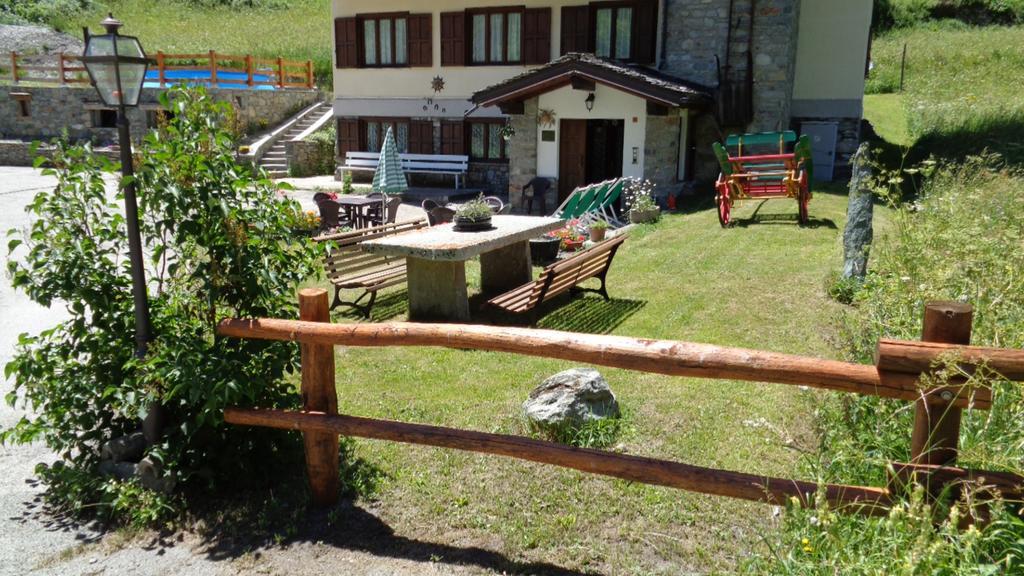 Mont Gele Ξενοδοχείο Ollomont Εξωτερικό φωτογραφία